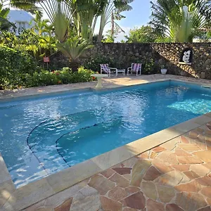  Hébergement de vacances Fare Le Flamboyant