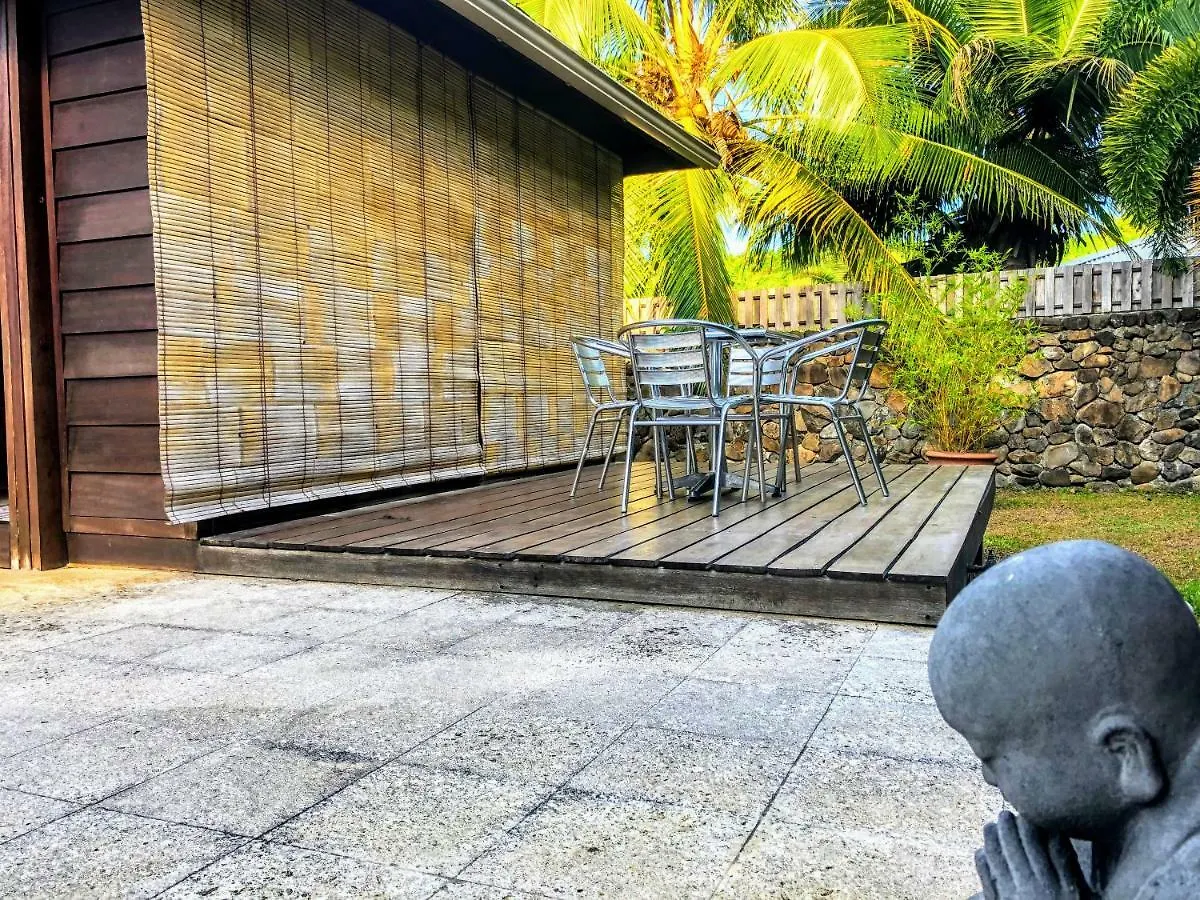 Pool Mountain Moorea Villa