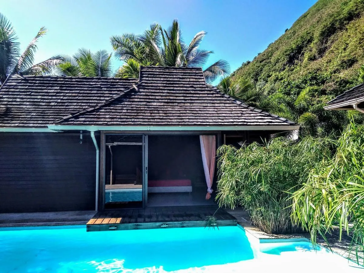 Pool Mountain Moorea 0*,