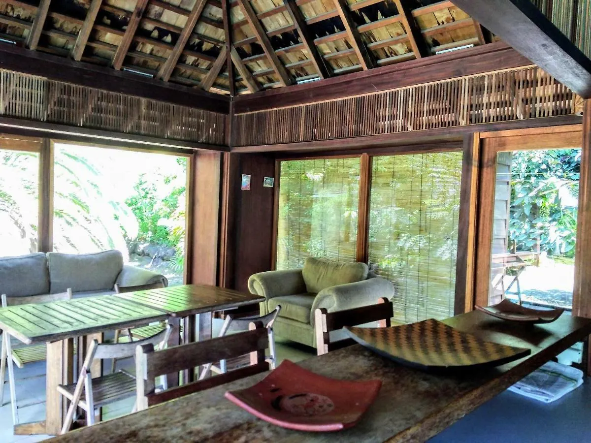 Pool Mountain Moorea Villa
